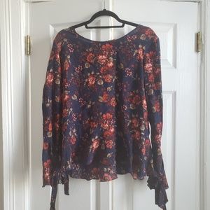 Amour Vert Henrietta Silk blouse with tie sleeve